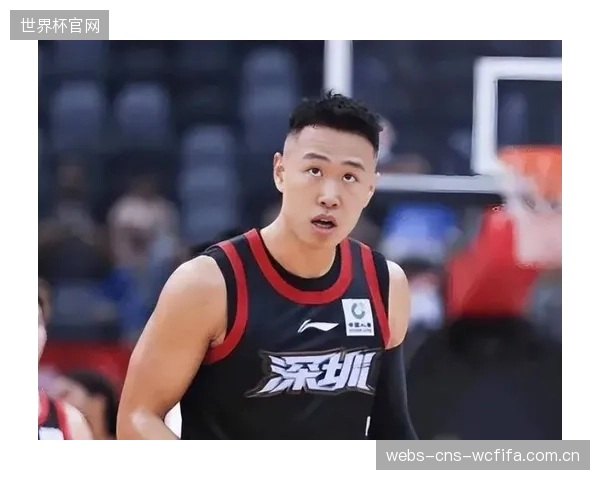 深圳队的贺希宁和外援特奎维恩·史密斯凭借带领球队取得常规赛第三的优异表现,共享赛季MVP荣誉。 深圳队的贺希宁和外援特奎维恩·史密斯凭借带领球队取得常规赛第三的优异表现,共享赛季MVP荣誉。